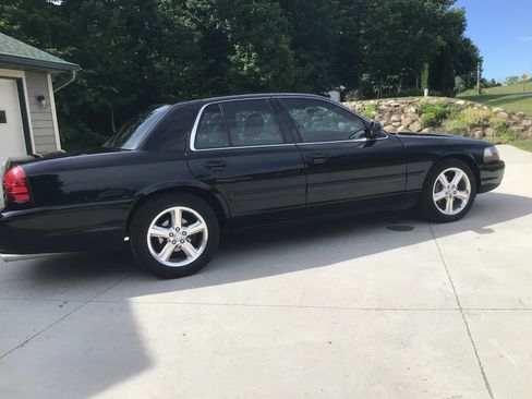 Used 2003 Mercury Marauder RWD image 1