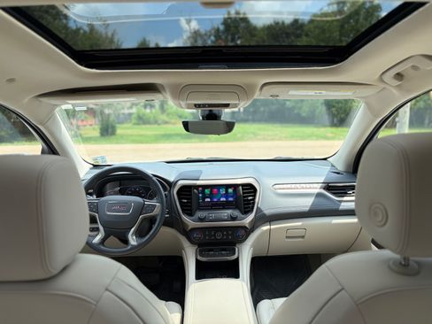 Used 2022 GMC Acadia Denali w/ Denali Ultimate Package FWD image 13