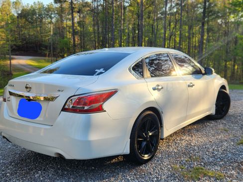Used 2015 Nissan Altima 2.5 SV w/ Convenience Package image 10