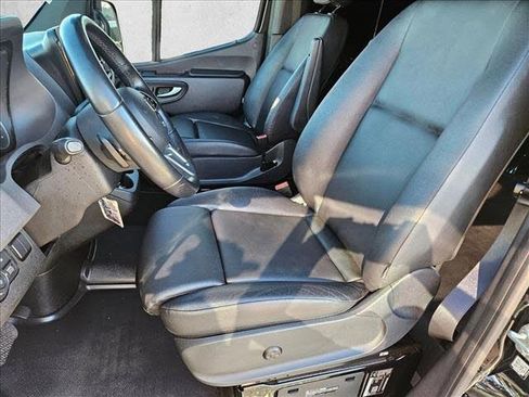 Used 2019 Mercedes-Benz Sprinter 144 image 5