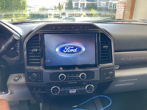 Used 2022 Ford F350 Limited image 15