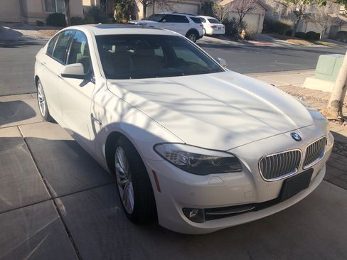 Used 2011 BMW 550i Sedan image 1