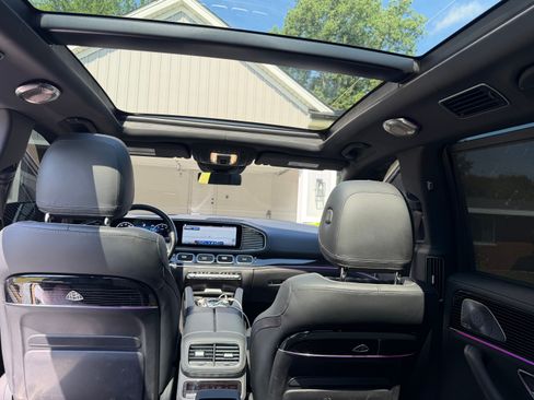 Used 2024 Mercedes-Benz Maybach GLS 600 4MATIC image 12