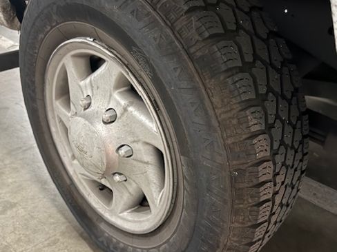 Used 2013 Ford E-250 and Econoline 250 w/ PWR Group image 10