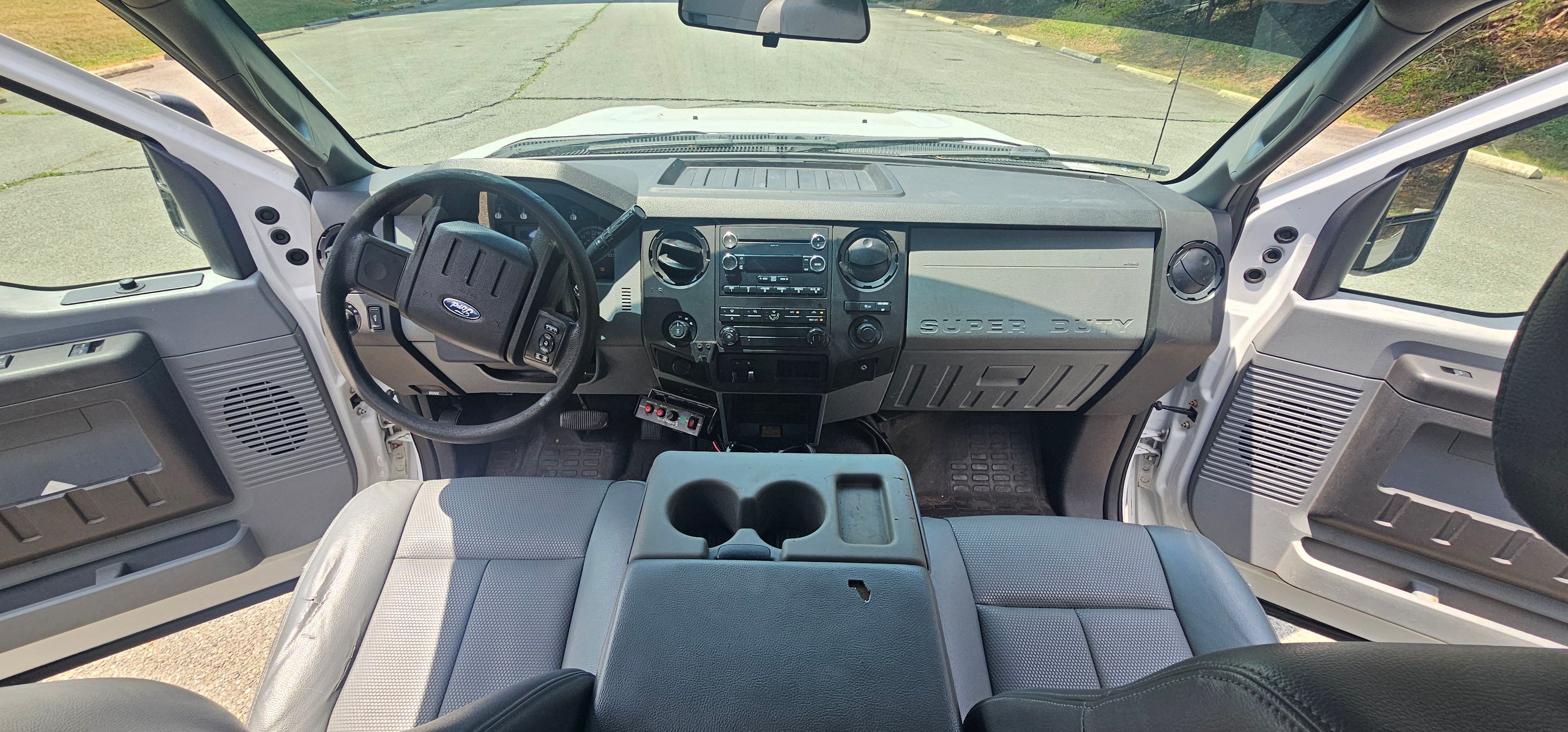 Used 2016 Ford F250 XL w/ Power Equipment Group AWD/4WD image 8