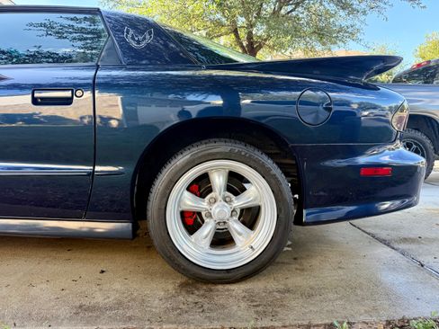Used 2000 Pontiac Firebird Formula w/ Security Pkg RWD image 19