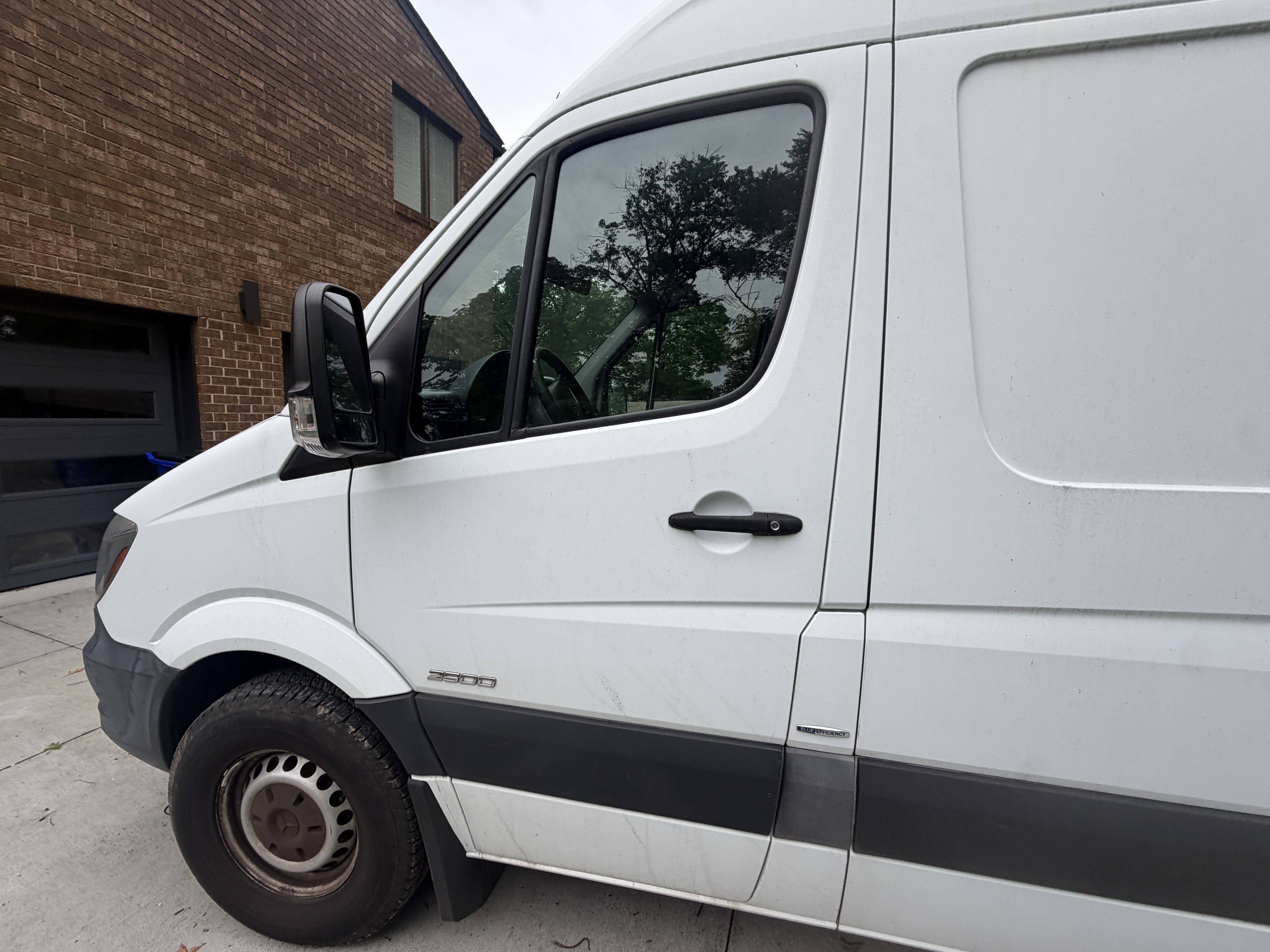 Used 2015 Mercedes-Benz Sprinter 2500 image 12