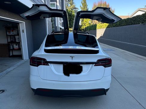 Used 2023 Tesla Model X AWD/4WD image 8