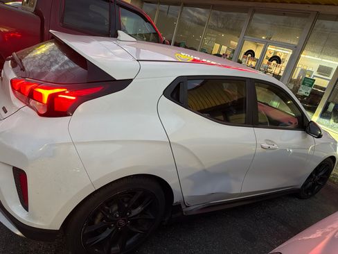 Used 2019 Hyundai Veloster Turbo R-Spec image 2