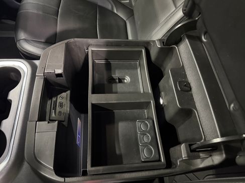 Used 2022 Chevrolet Silverado 3500 High Country image 30