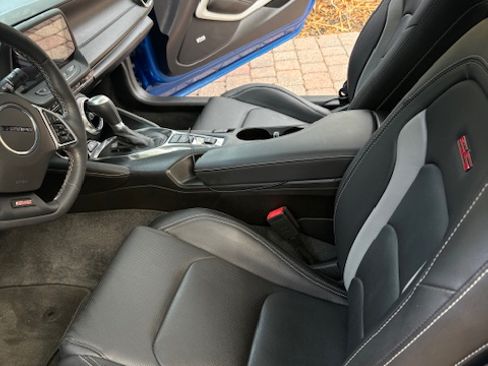 Used 2016 Chevrolet Camaro SS image 9