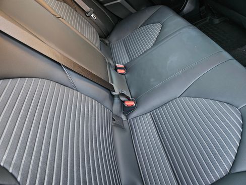 Used 2023 Toyota Camry SE image 10