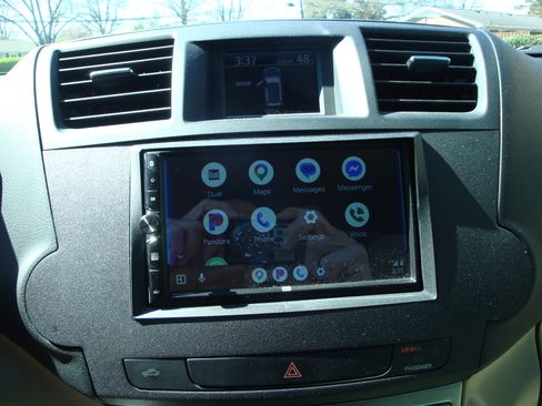 Used 2012 Toyota Highlander Limited w/ Tech Pkg image 17