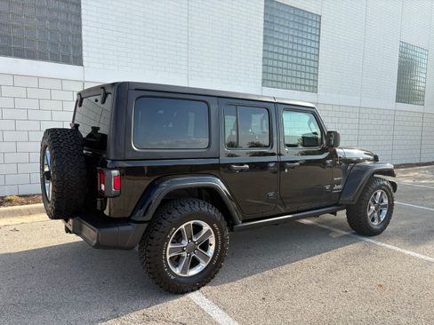 Used 2023 Jeep Wrangler Unlimited Sahara w/ Cold Weather Group AWD/4WD image 5