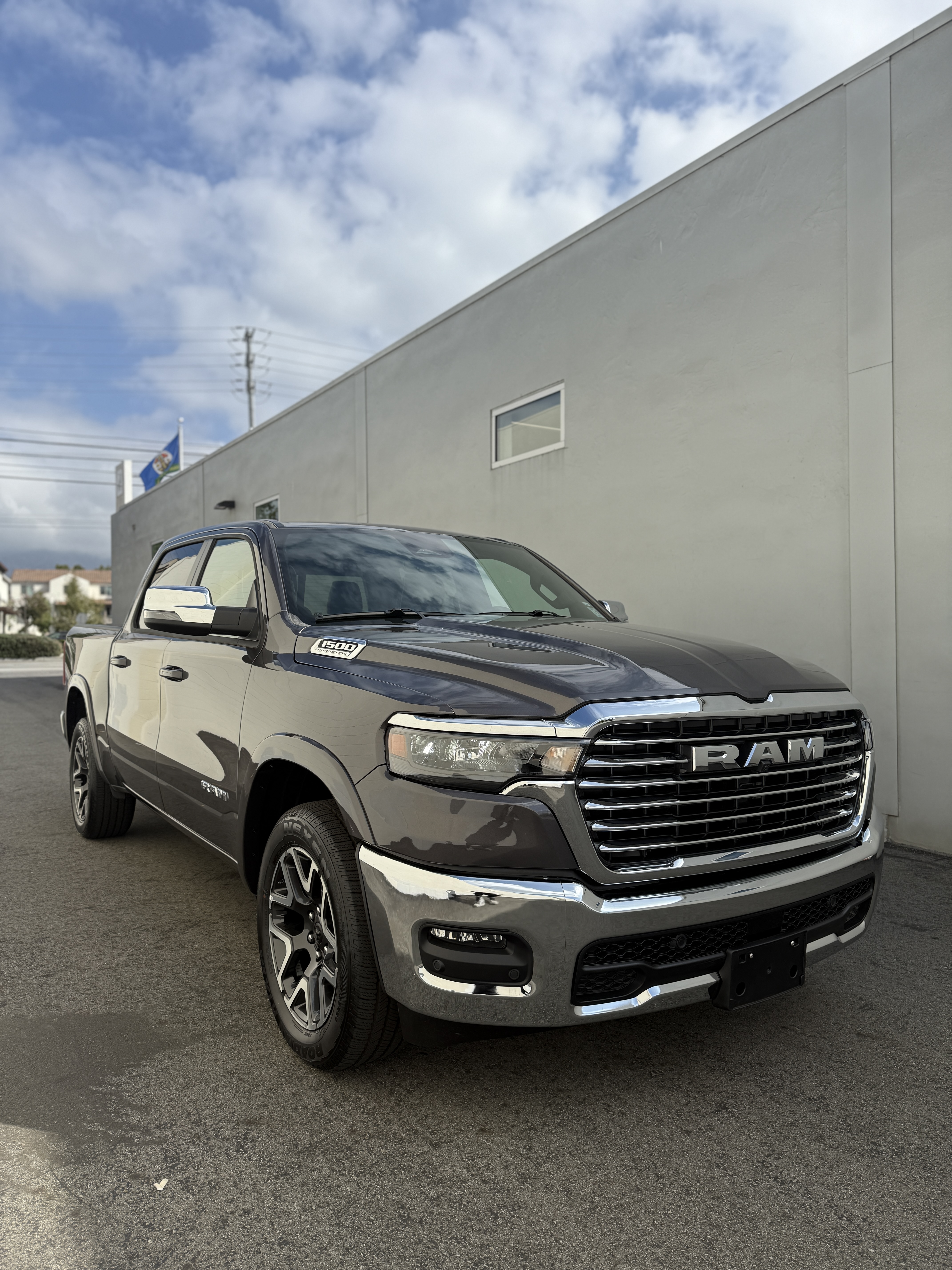 Used 2026 RAM 1500 Laramie AWD/4WD image 2