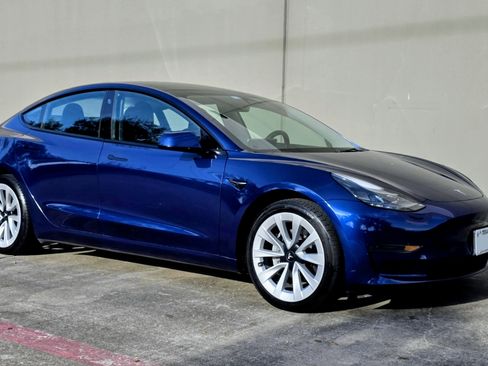 Used 2023 Tesla Model 3 Standard Range image 11