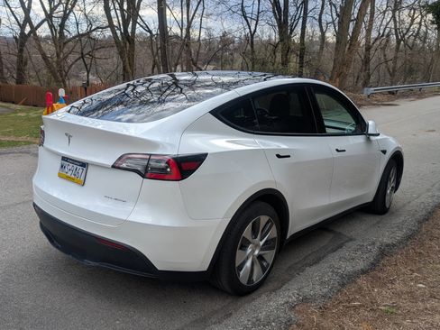 Used 2020 Tesla Model Y Long Range image 6