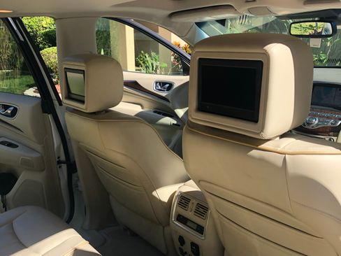 Used 2013 INFINITI JX35 35 Sport Utility 4D w/ Premium Pkg image 14