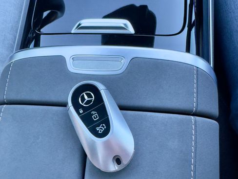 Used 2022 Mercedes-Benz EQS 450+ Sedan image 15