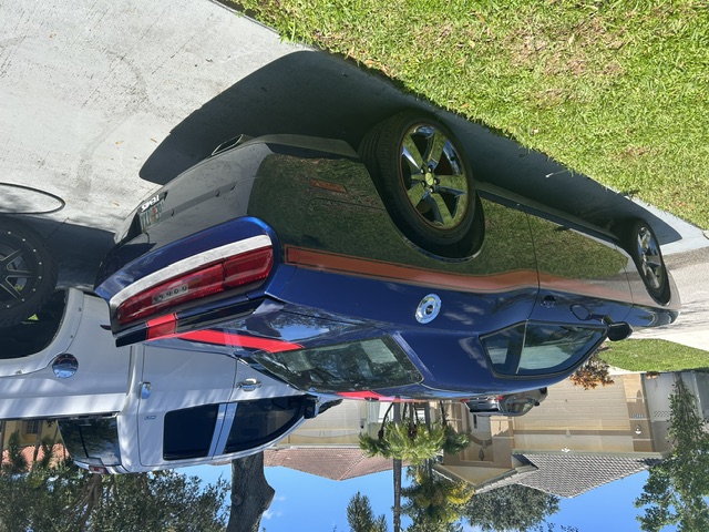 Used 2013 Dodge Challenger SXT RWD image 4