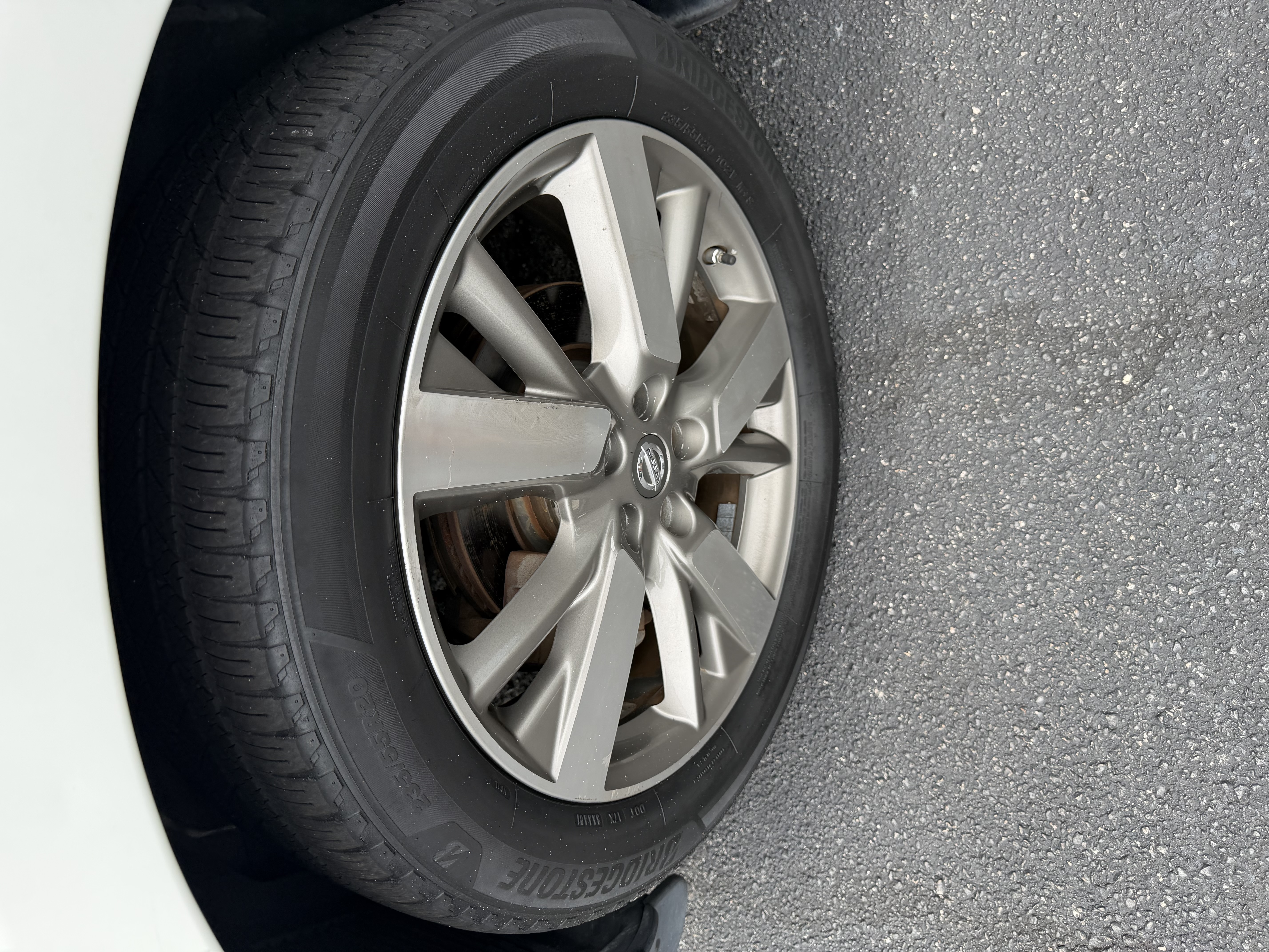 Used 2014 Nissan Pathfinder Platinum FWD image 18