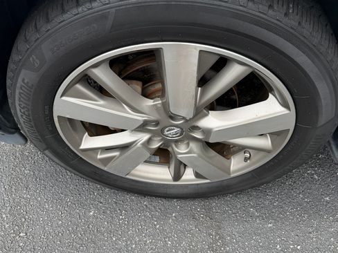 Used 2014 Nissan Pathfinder Platinum FWD image 18