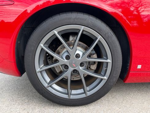 Used 2006 Chevrolet Corvette Coupe w/ Preferred Equipment Group image 12