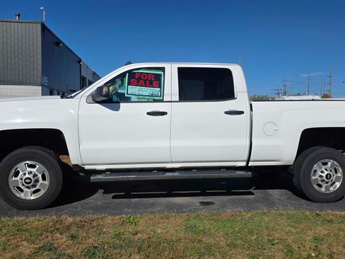 Used 2015 Chevrolet Silverado 2500 LT image 2