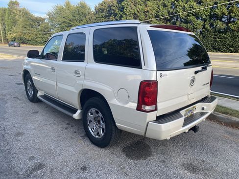 Used 2003 Cadillac Escalade AWD w/ Marketing Vehicle Package image 4