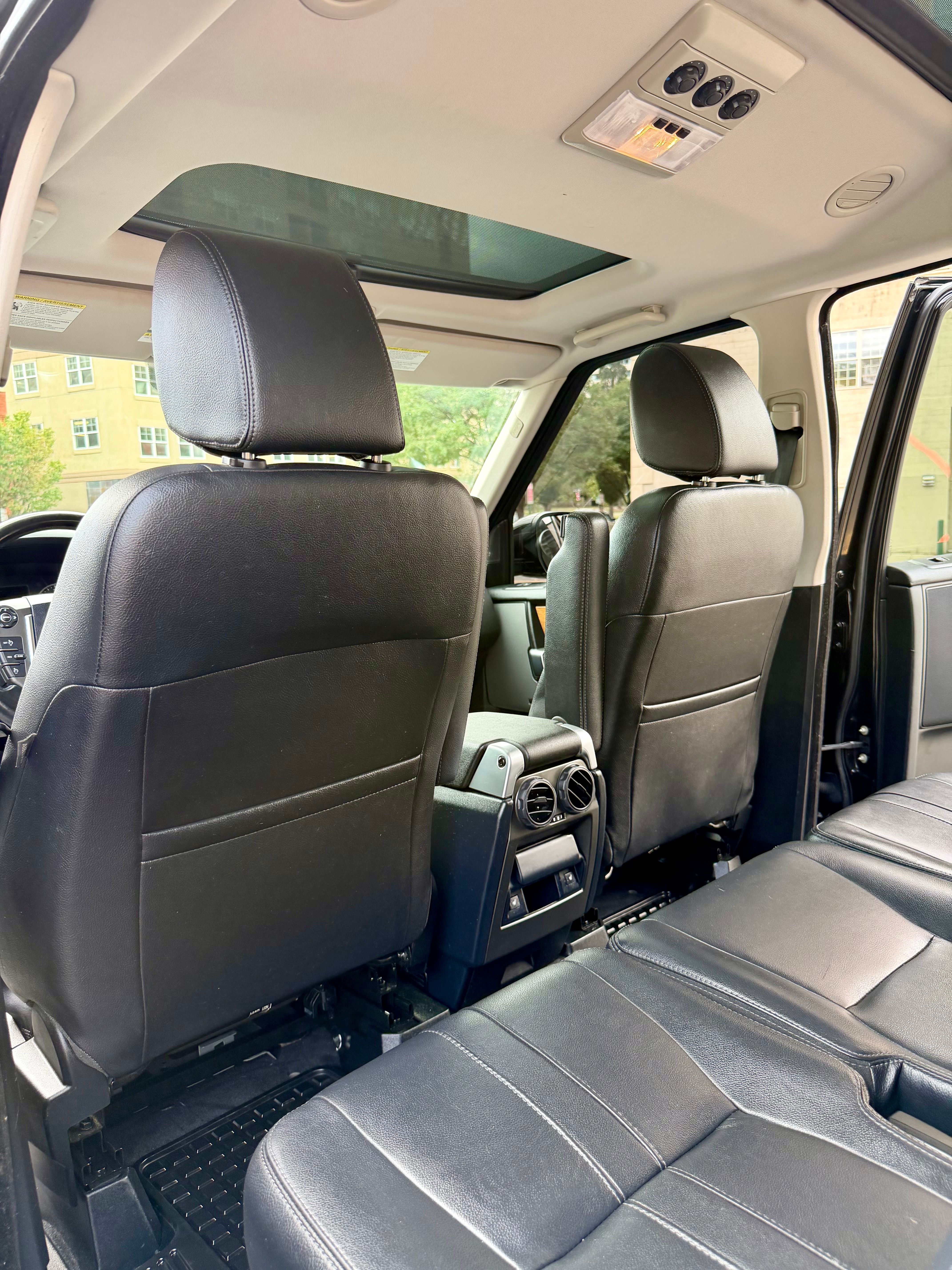 Used 2016 Land Rover LR4 AWD/4WD image 10
