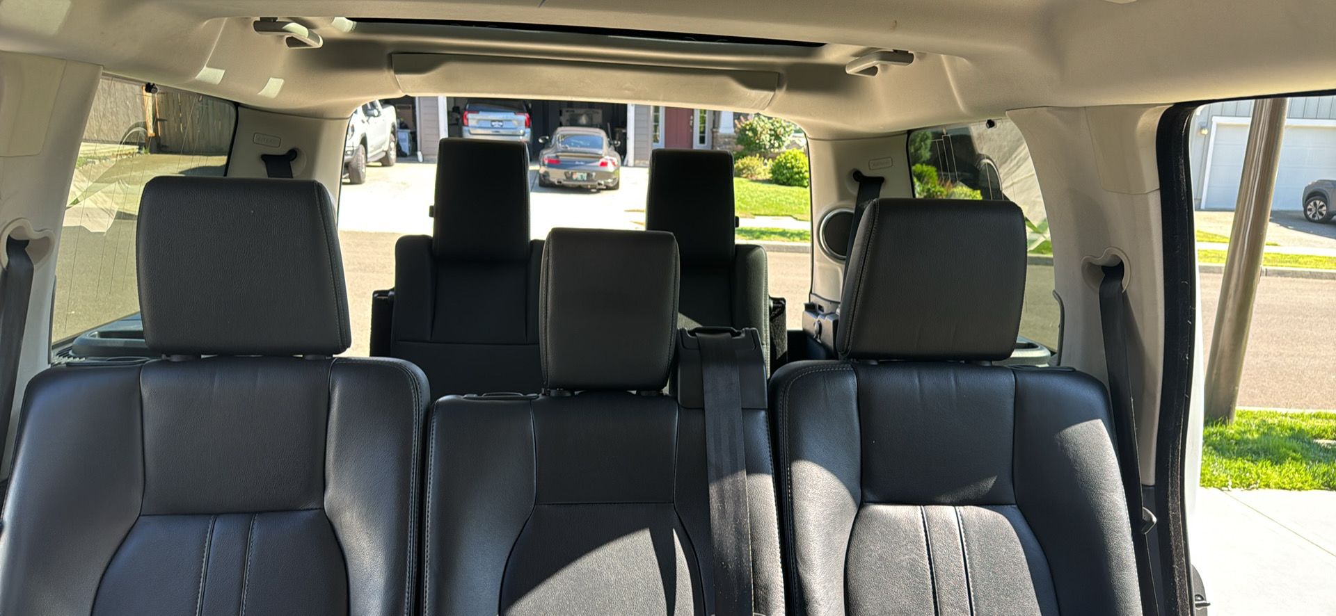 Used 2015 Land Rover LR4 HSE AWD/4WD image 13