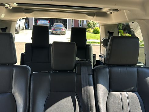 Used 2015 Land Rover LR4 HSE AWD/4WD image 13