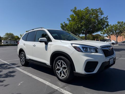 Used 2020 Subaru Forester Premium AWD/4WD image 4
