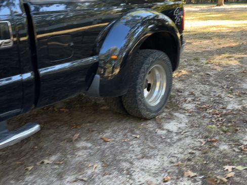 Used 2012 Ford F350 Lariat image 5