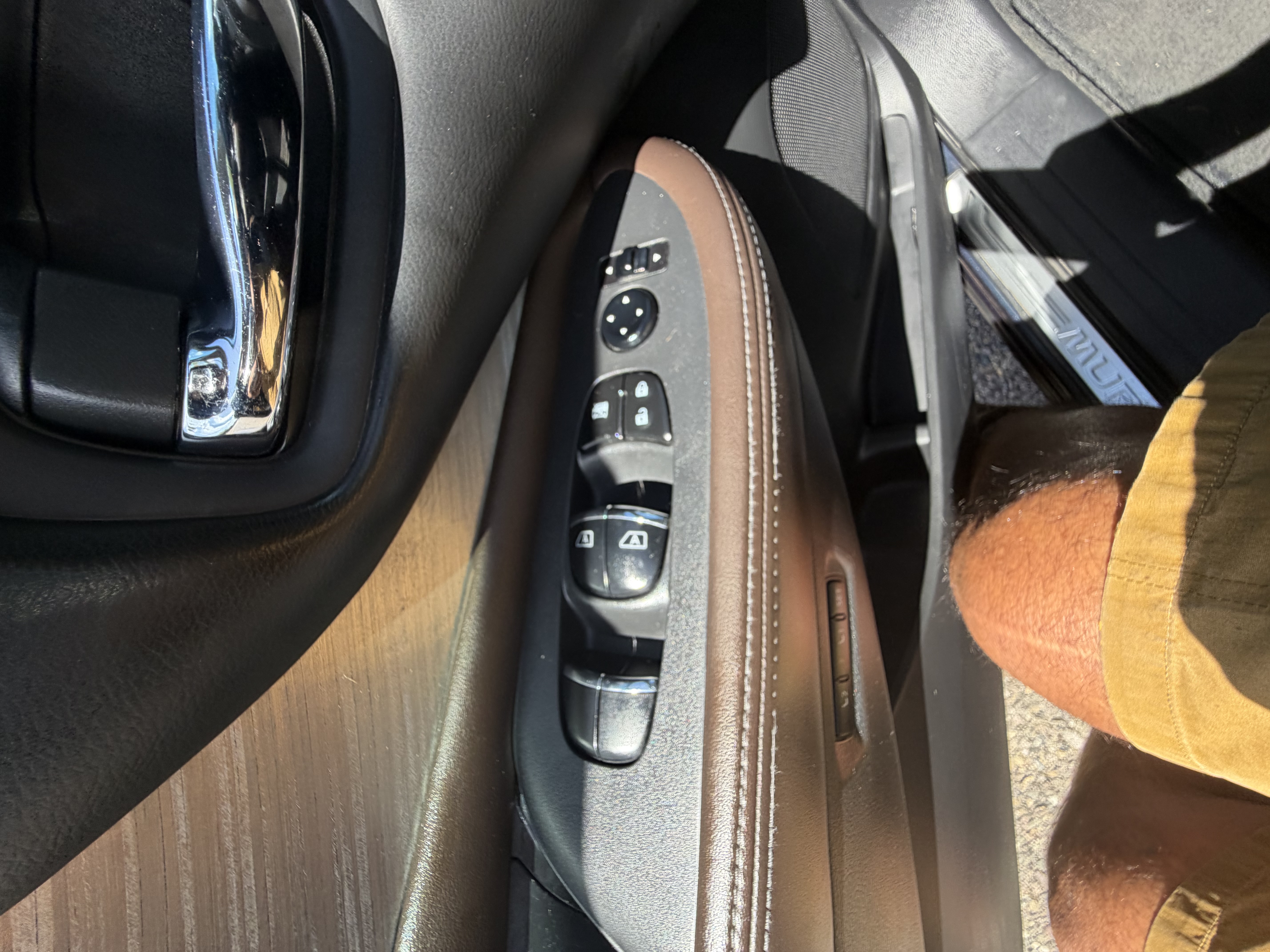Used 2016 Nissan Murano Platinum w/ Platinum Technology Package FWD image 23