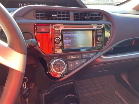 Used 2015 Toyota Prius C Two FWD image 11