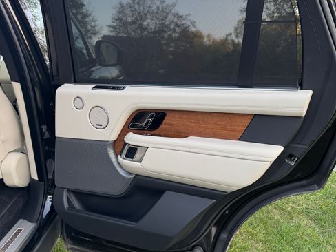 Used 2018 Land Rover Range Rover Long Wheelbase Supercharged image 16