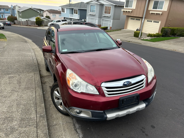 Used 2012 Subaru Outback 2.5i Limited w/ Moonroof Pkg AWD/4WD image 4