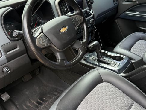 Used 2017 Chevrolet Colorado Z71 w/ LPO, Gearon Divider Package image 8