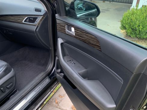 Used 2016 Hyundai Sonata Limited w/ Option Group 05 image 11