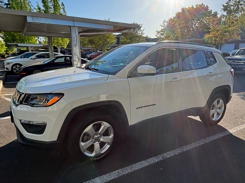 Used 2020 Jeep Compass Latitude w/ Popular Equipment Group AWD/4WD image 1
