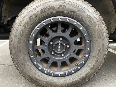 Used 2000 Lexus LX 470 4WD image 32