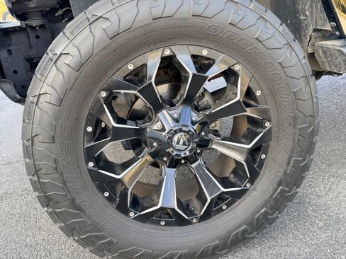 Used 2016 Jeep Wrangler Unlimited Sahara w/ Dual Top Group image 8