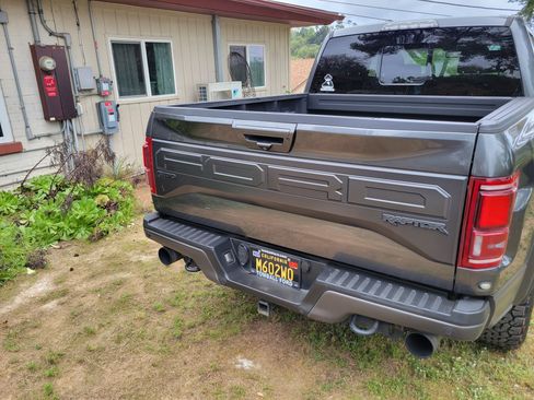 Used 2018 Ford F150 Raptor w/ Equipment Group 802A Luxury image 12