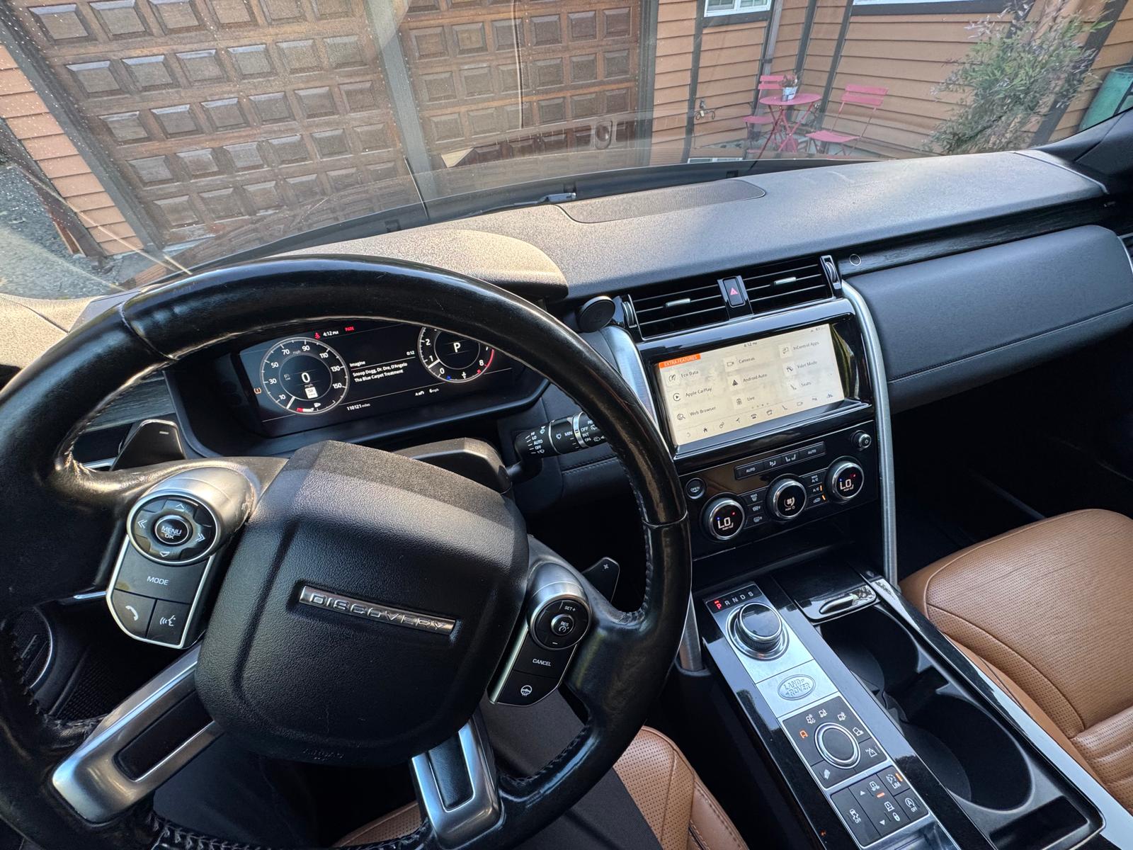 Used 2018 Land Rover Discovery HSE AWD/4WD image 12