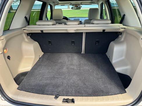 Used 2010 Land Rover LR2 HSE image 29