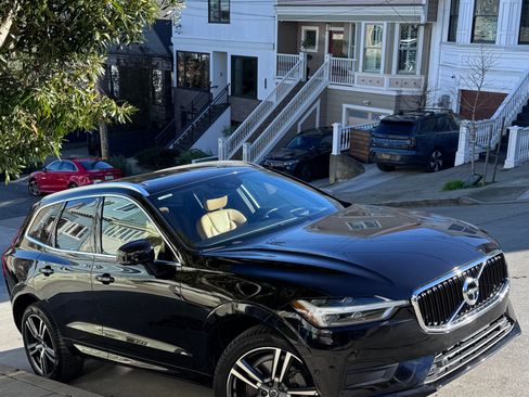 Used 2018 Volvo XC60 T6 Momentum w/ Convenience Package image 6