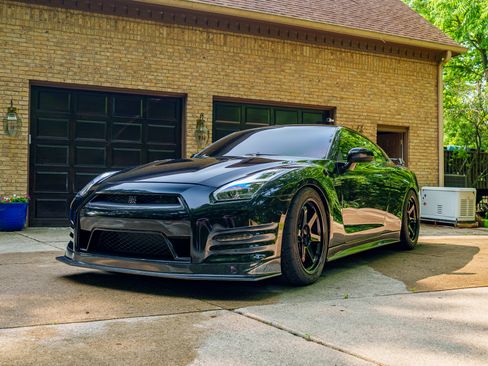 Used 2013 Nissan GT-R Premium image 1