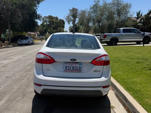 Used 2018 Ford Fiesta SE FWD image 6