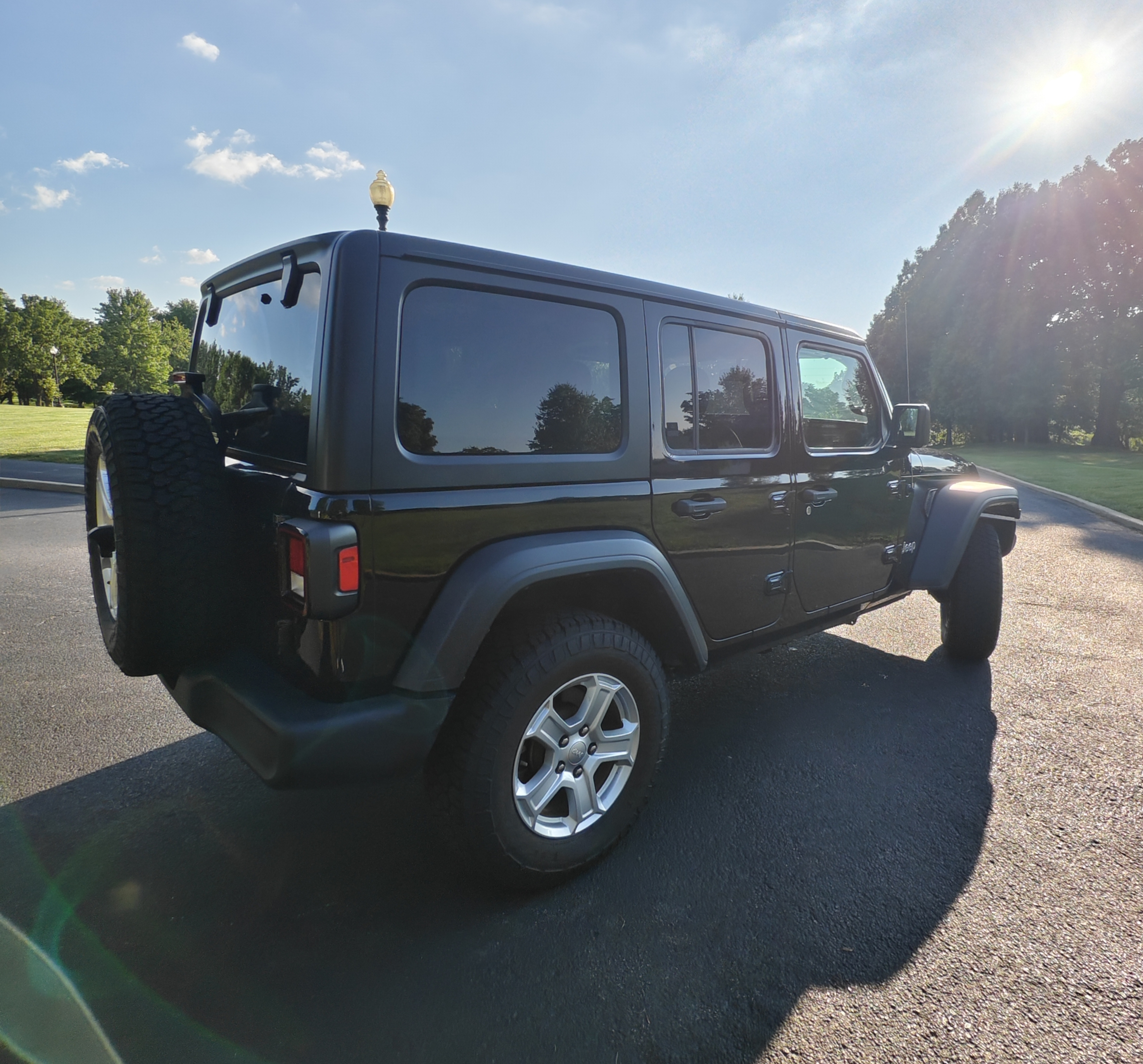 Used 2021 Jeep Wrangler Unlimited Sport AWD/4WD image 4